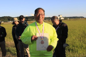 F1Bの3位入賞者の写真